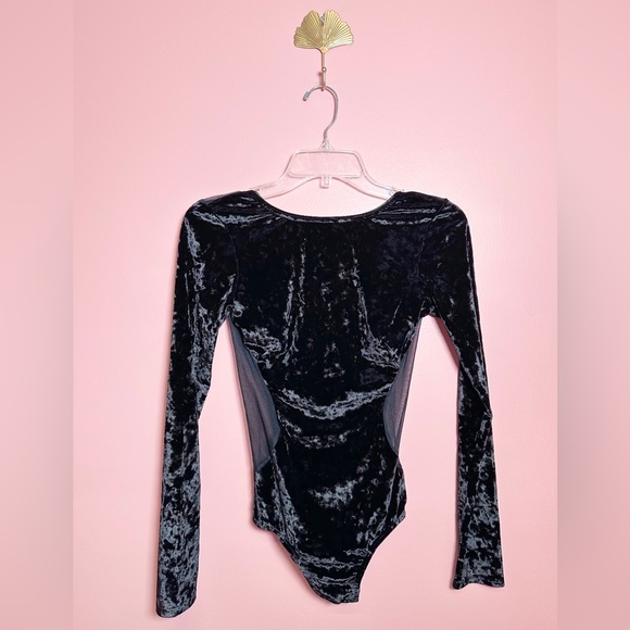 Dress the Population Tops - Dress The Population NWOT Black Velvet Mesh Long Sleeve Bodysuit